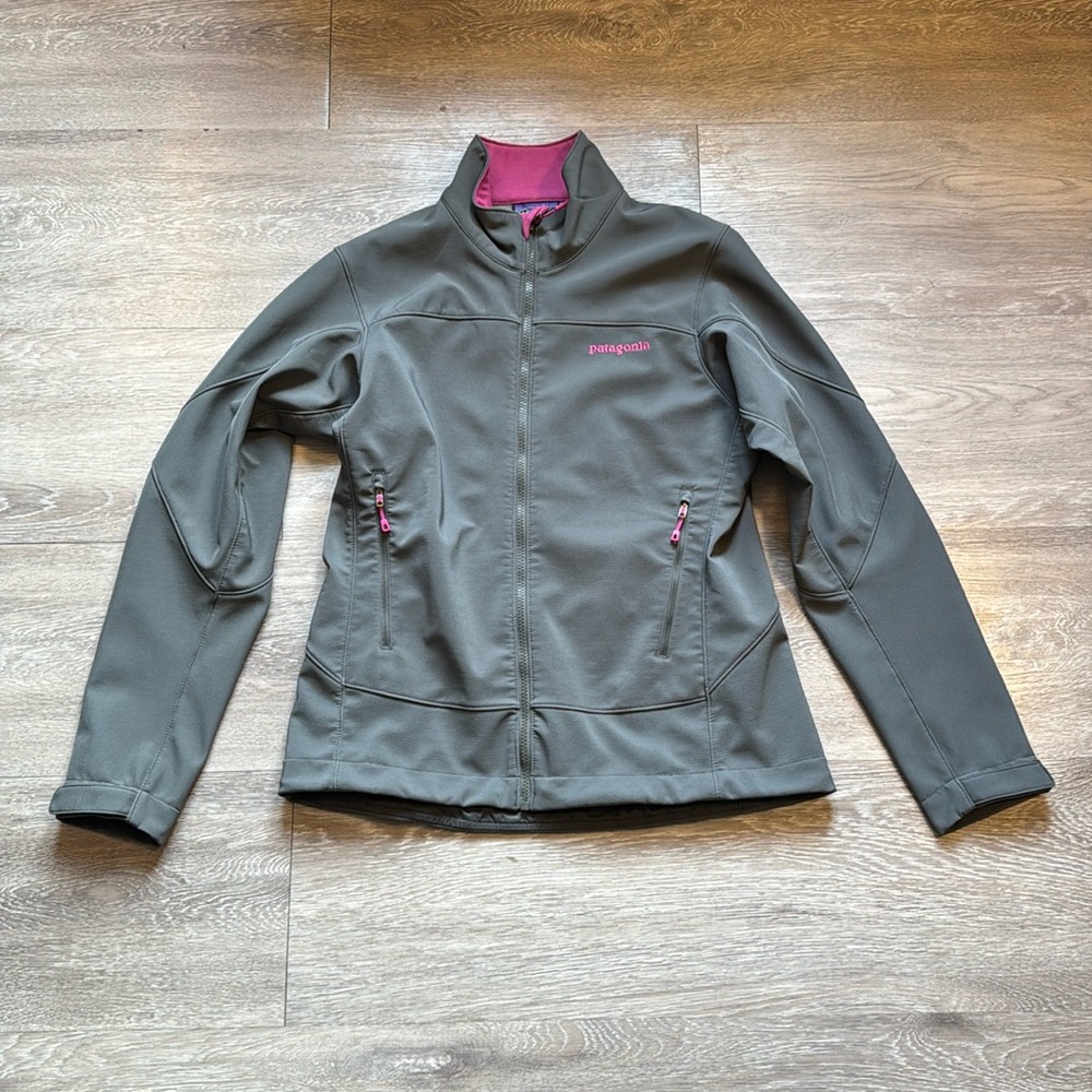 PATAGONIA • Women's Gray Rain Jacket • Size Medium